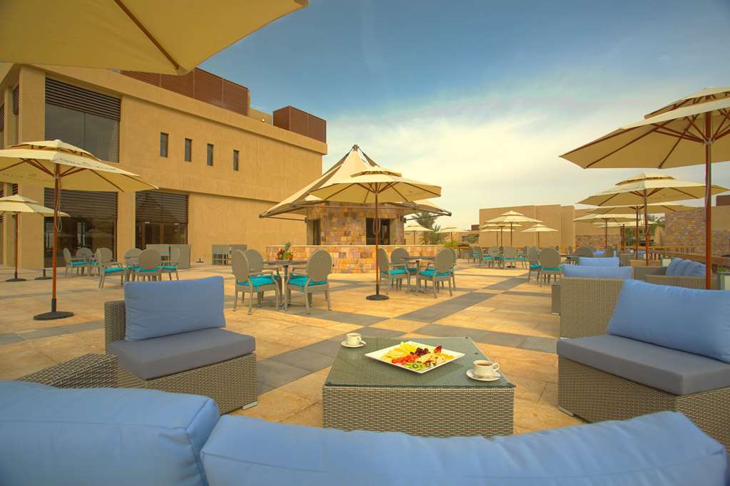 Golden Tulip Sharma Resort レストラン 写真